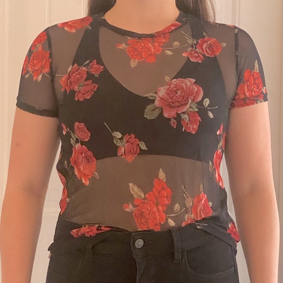 FOREVER 21 - NWOT mesh rose floral print crew neck tee shirt - Picture 1 of 5